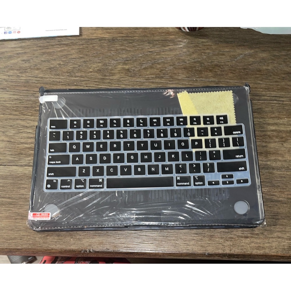 Black Wireless Keyboard with Case